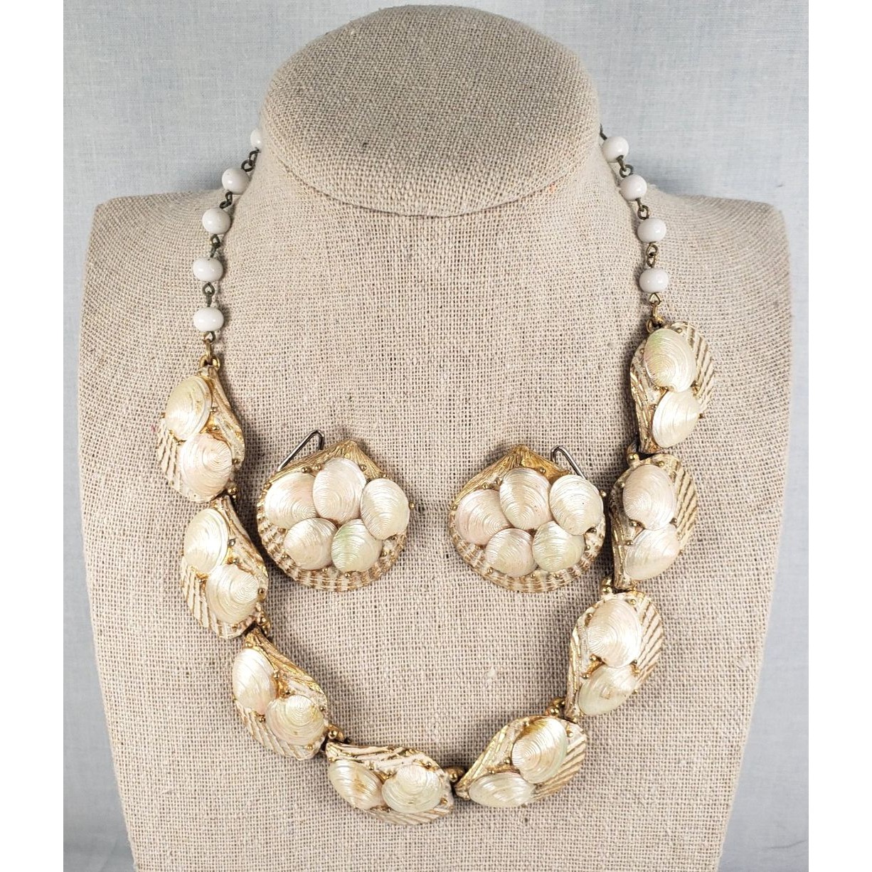 Vintage Capri Choker Sea Shell Necklace Clip On Earrings Set